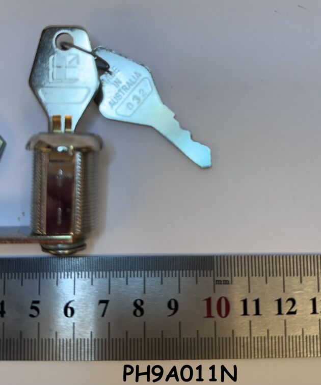 KEYED DOOR LOCKS 2 PACK