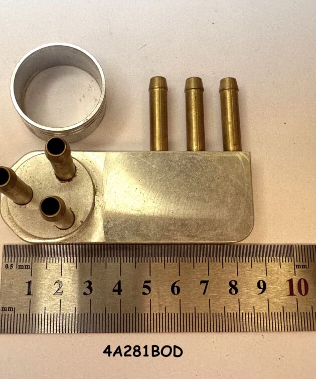 BULKHEAD FITTING FUEL ENTRY RS