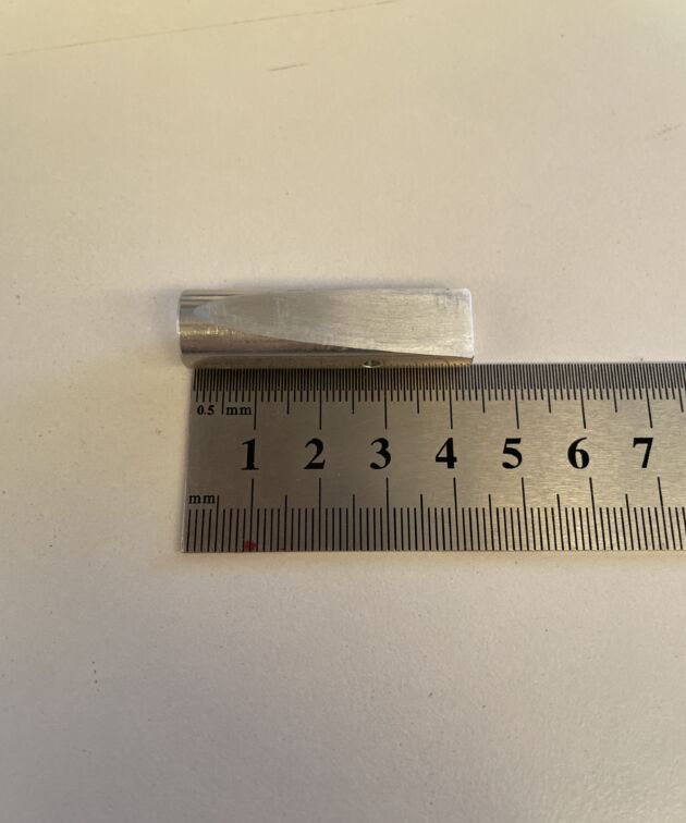 WEDGE ROUND AILERON CLAMP